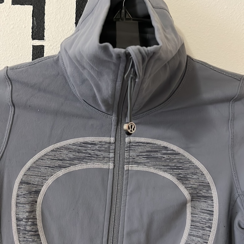 Lululemon Stride Jacket Size 2 - image 2